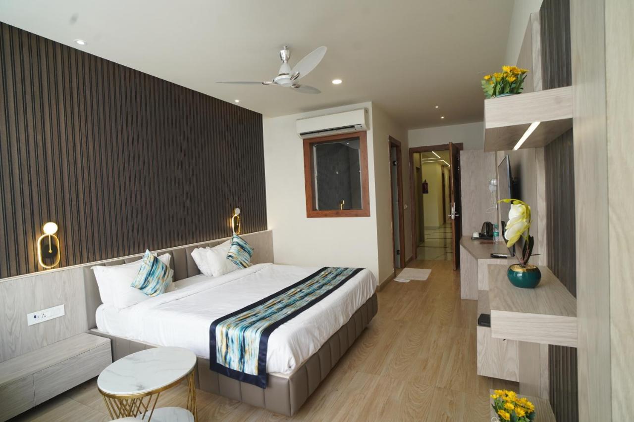 Familia And Banquets Hotel Lucknow