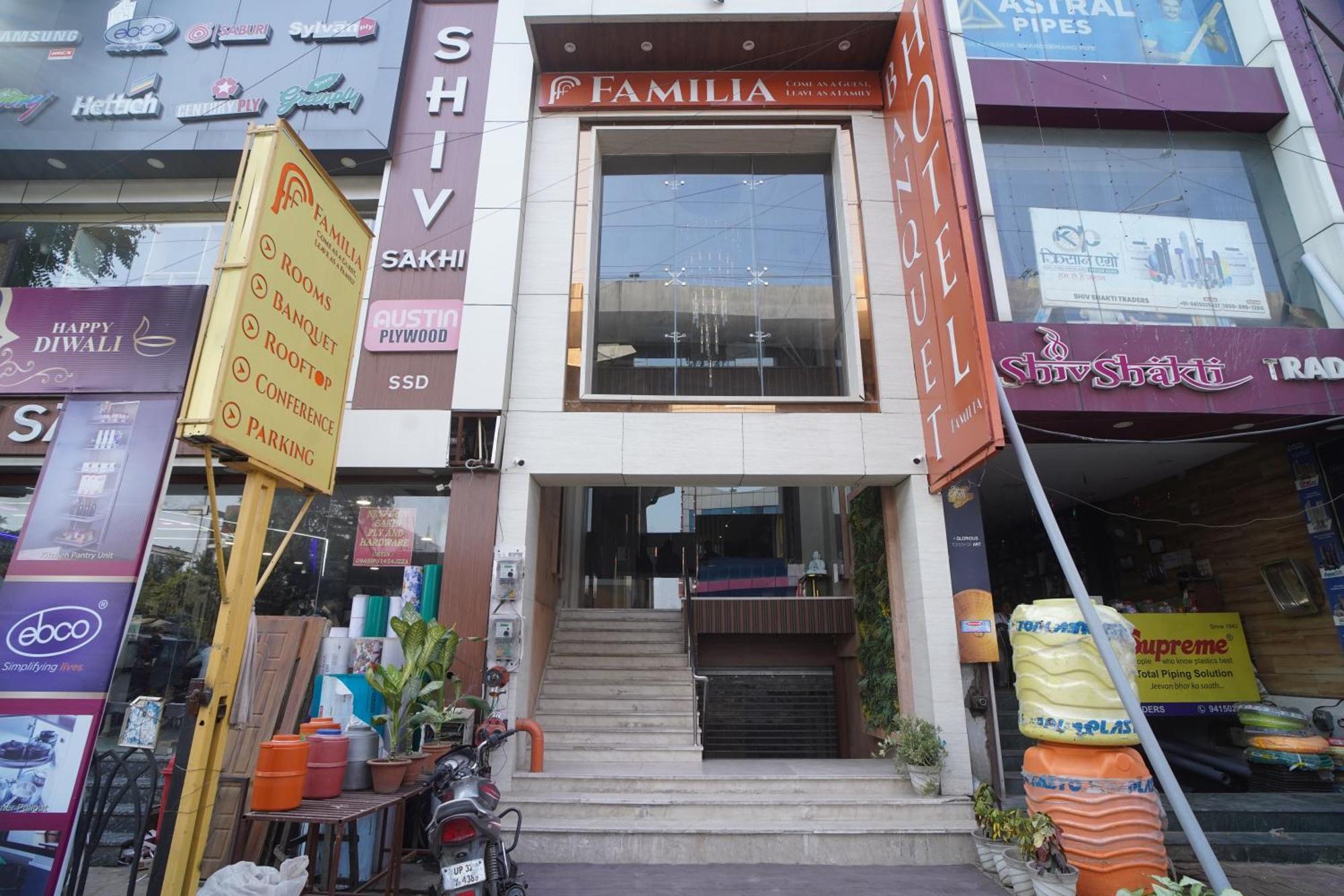 Familia And Banquets Hotel
